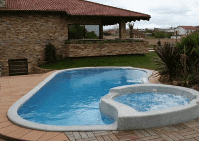 piscina curva tropicana spa